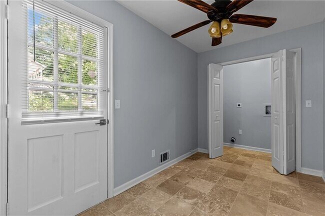 Building Photo - 4019 Shady Dr NW