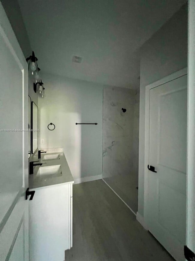 Building Photo - 21068 Exmore Ave