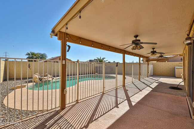 Building Photo - 11231 W Diana Ave