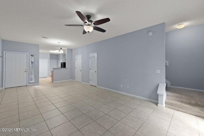 Building Photo - 631 Scrub Jay Dr