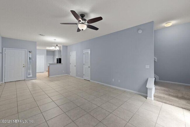 Building Photo - 631 Scrub Jay Dr