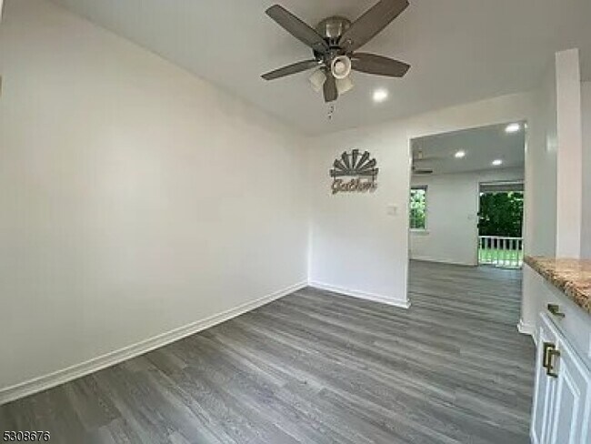 Building Photo - 82 Clark Ct