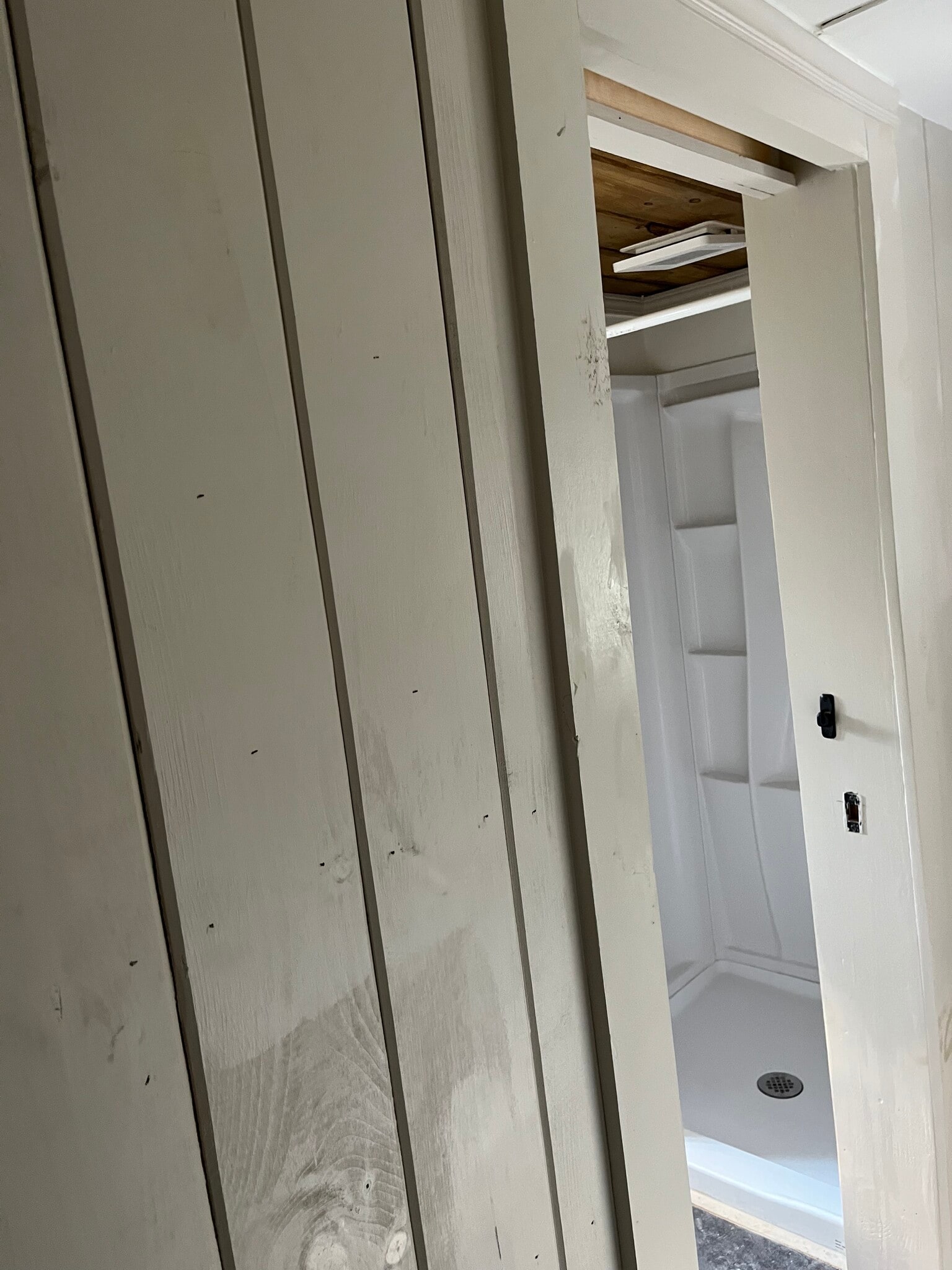 Pocket door to 1st floor full bath / laundry room - 1400 Titus Ave