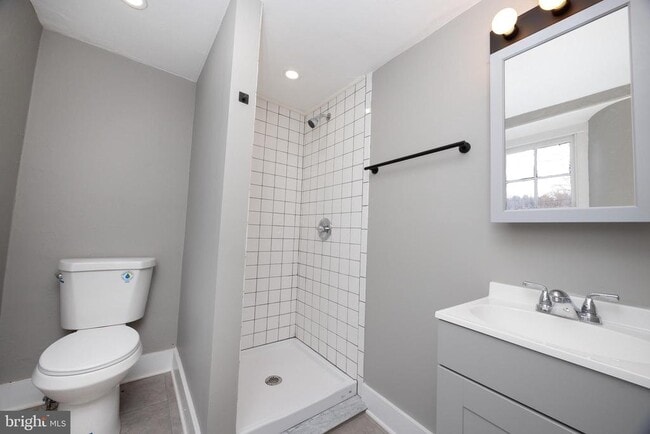 Building Photo - 6192 Lower York Rd