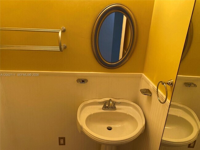 Building Photo - 2471 SW 82nd Ave