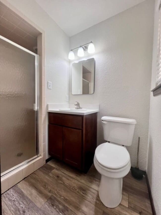 Building Photo - Very nice 3 bed 2 bath home - 1 mile from OU.