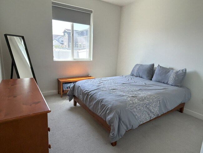 Building Photo - 5 Bed/3 Bathroom house in America Fork
