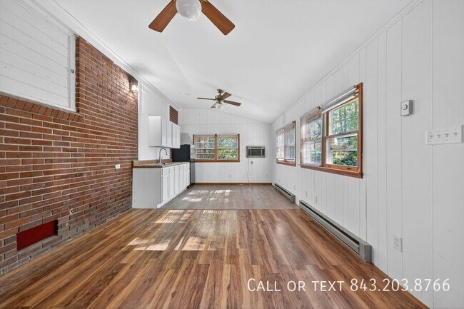 Building Photo - 102 Richter Dr