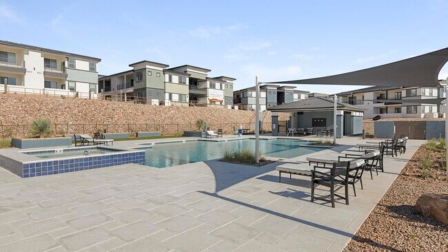 Building Photo - 5750 N La Cholla Blvd
