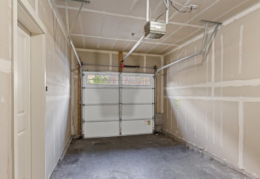 Building Photo - 19102 20th Dr SE