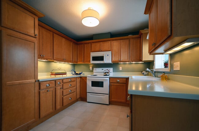 Building Photo - Wonderful 3 Bed 2 Bath Townhome in Little Canada