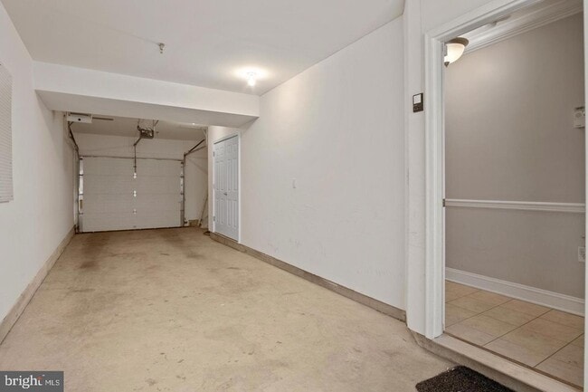 Building Photo - 428 N Thomas St