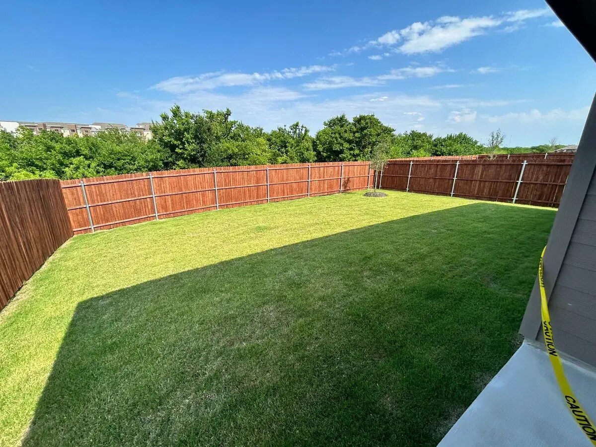 Building Photo - 953 Braymer Ln