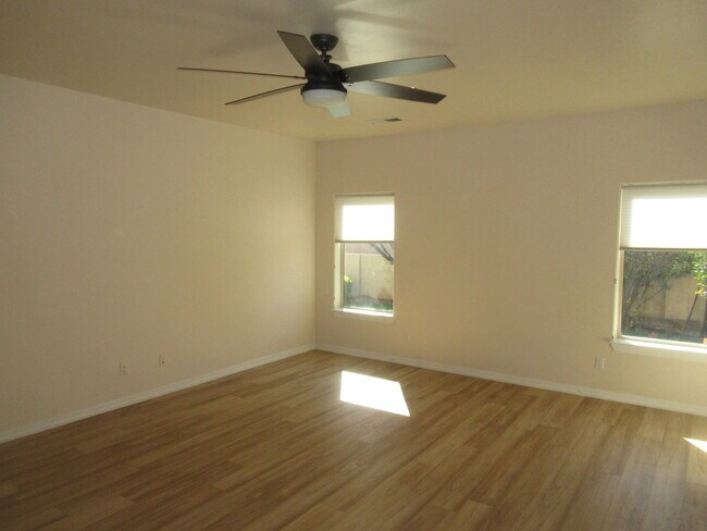 Building Photo - 8201 Grape View Ct NE