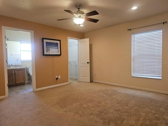 Building Photo - 9847 Crenshaw Cir