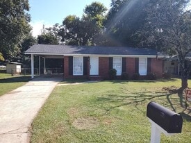 Building Photo - 307 Sarah Dr
