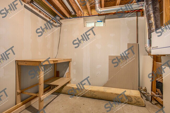 Building Photo - 755 North - Beautiful Single Family home