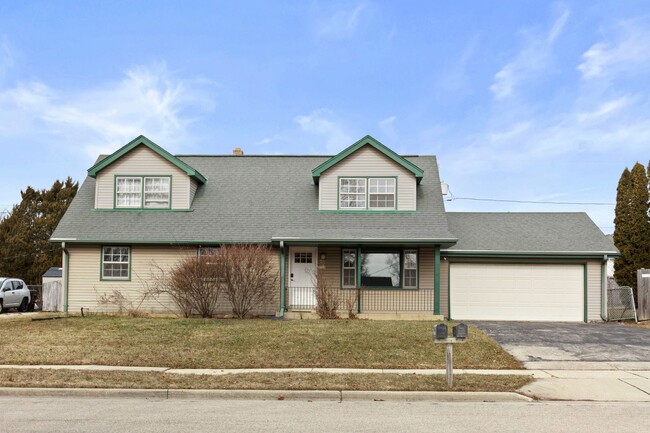 Building Photo - 8718 Westbrook Dr