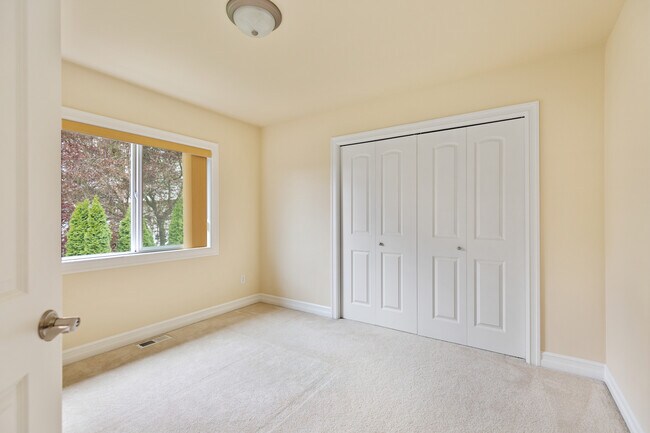 Building Photo - 351 Lind Ave NW