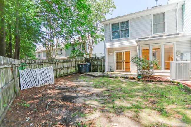 Building Photo - 200 Arabian Cir