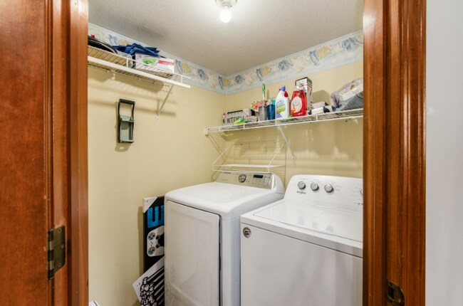 Building Photo - 8370 Payson Dr