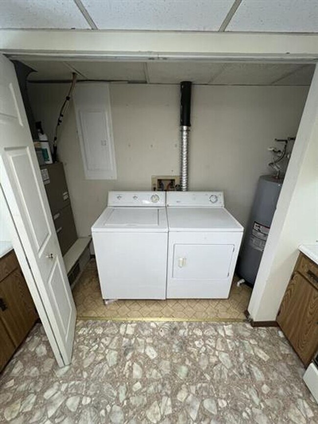 Interior Photo - Powers Court