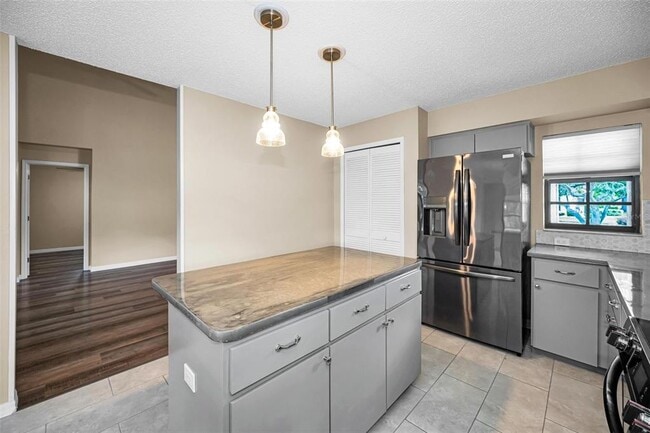 Building Photo - 9307 Palm Haven Ct