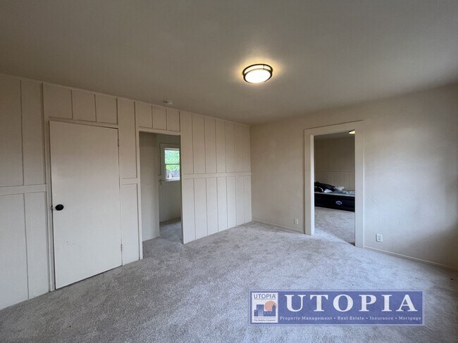 Building Photo - 204 Hollister Ave