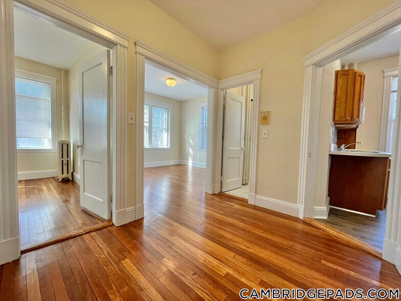 Building Photo - 37 Wendell St