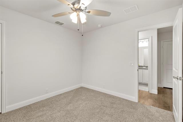Building Photo - 613 Sedona St