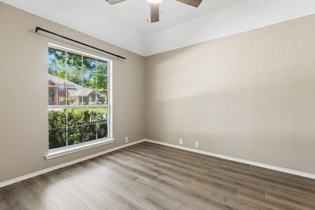 Building Photo - 3313 Heatherbrook Dr