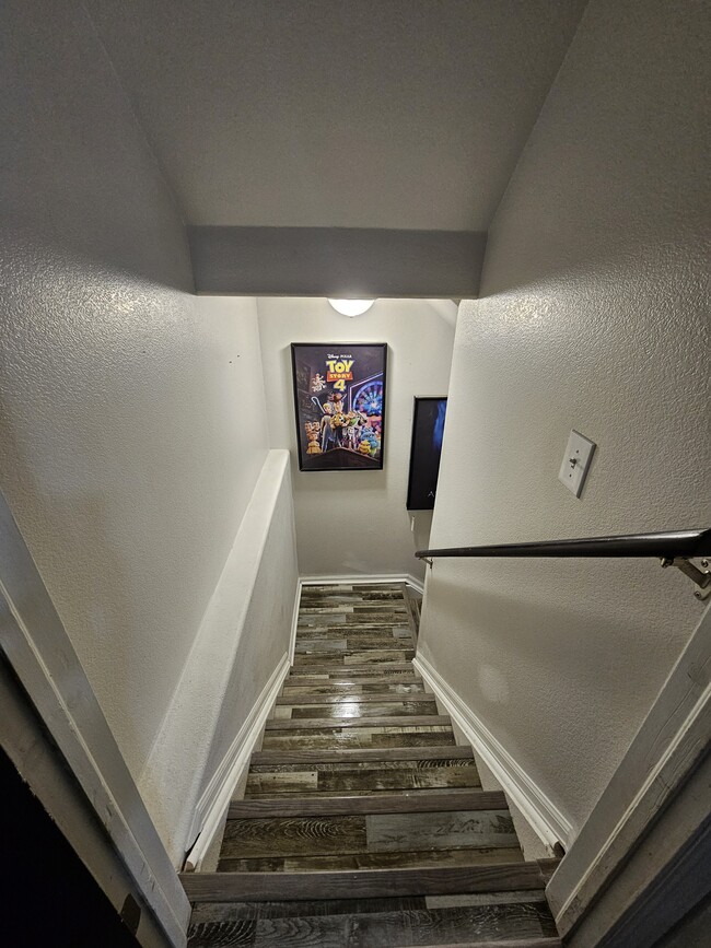 Building Photo - 8207 Monterey Way