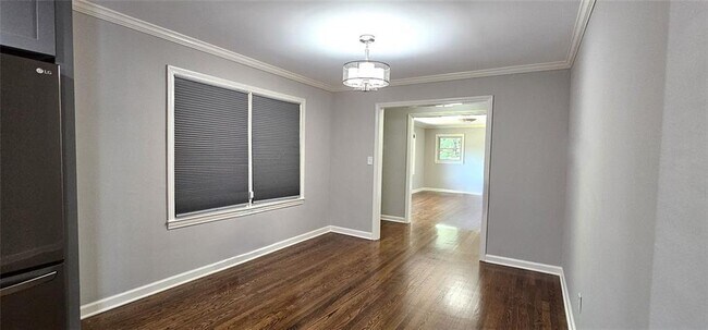 Building Photo - 1310 Poplarcrest Cir SE