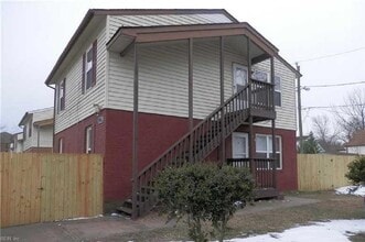 Building Photo - 201 Mapleshade Ave