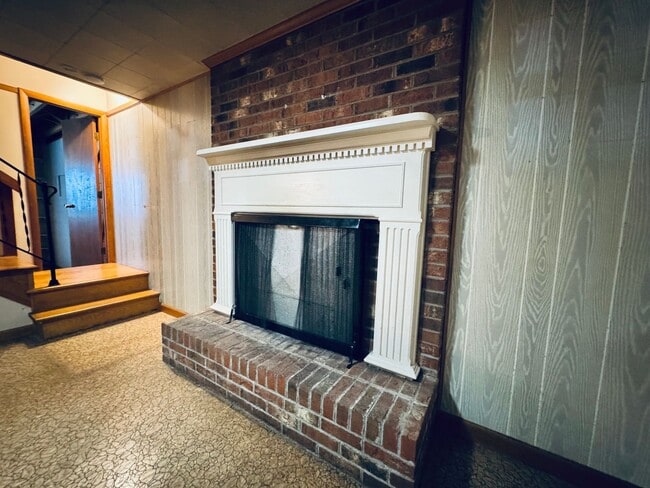 Building Photo - Charming Brick Ranch Home in Campbell County