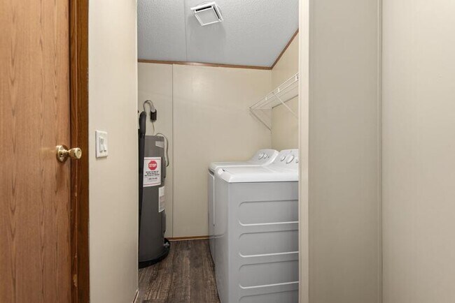 Building Photo - 5040 St Kitts Calle St