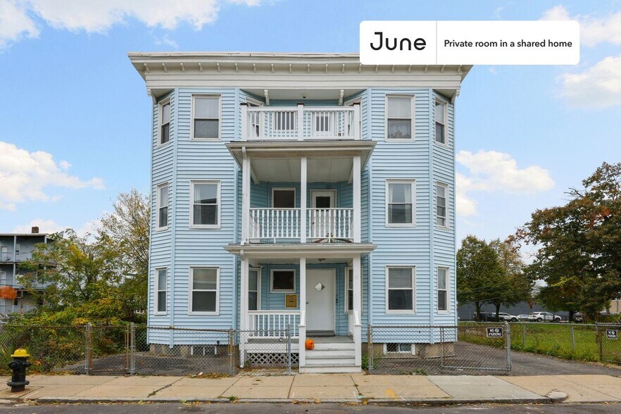 Building Photo - Room in Shared 4 bed/1 bath home