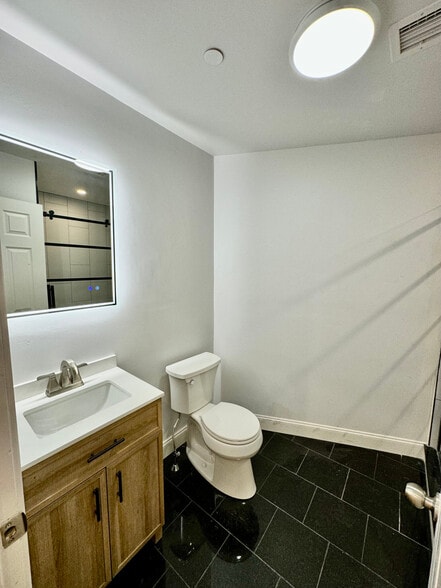 Building Photo - 74 Corona St