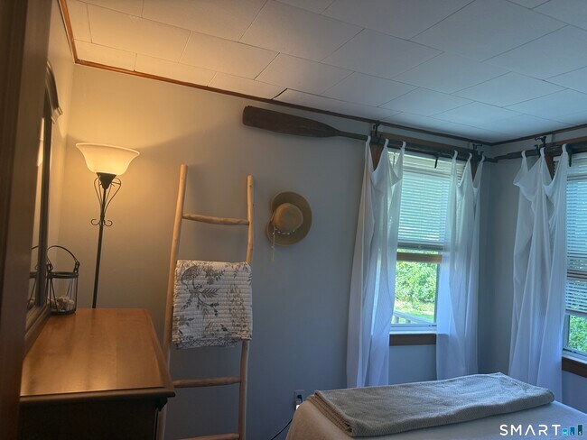 Building Photo - 94 Nehantic Trail