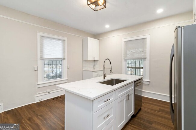 Building Photo - 2141 Fairburn Rd SW