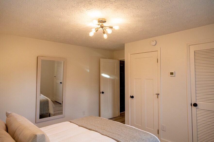 Bedroom - 315 Doyle St