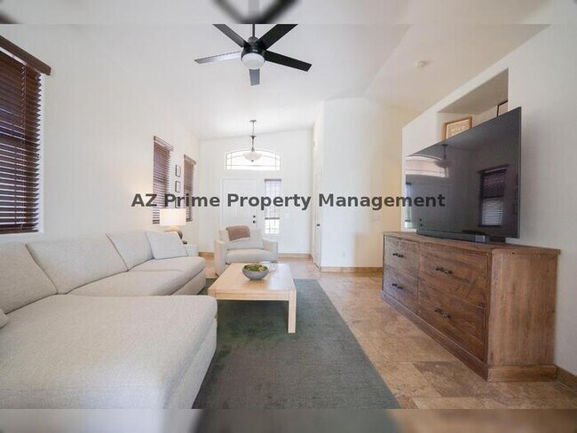 Building Photo - 5039 E Lucia Dr