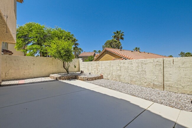 Building Photo - 7836 Calico Flower Ave