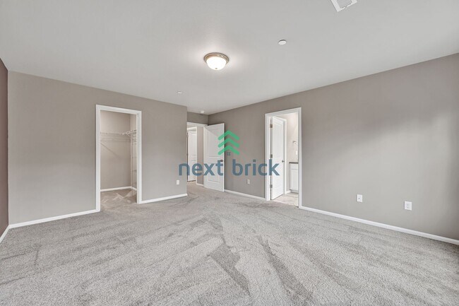 Building Photo - 3 Bed, 2.5 Bath Beautiful Condo Available ...