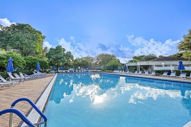 Building Photo - 109 Gardens Dr