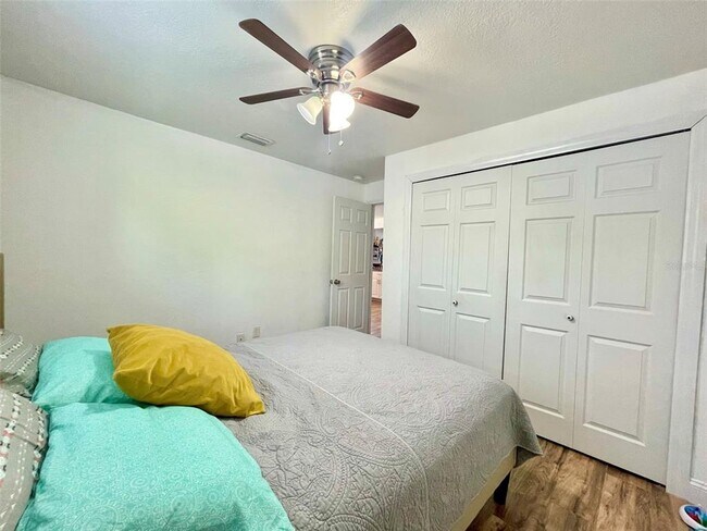 Building Photo - 8310 El Portal Dr