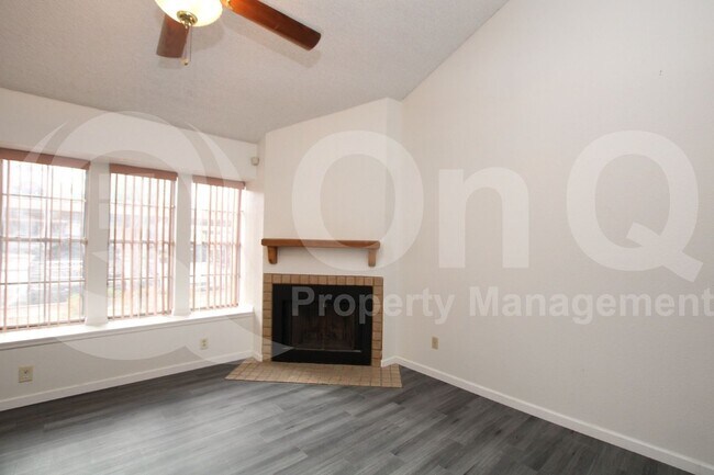 Building Photo - 8111 W Wacker Rd