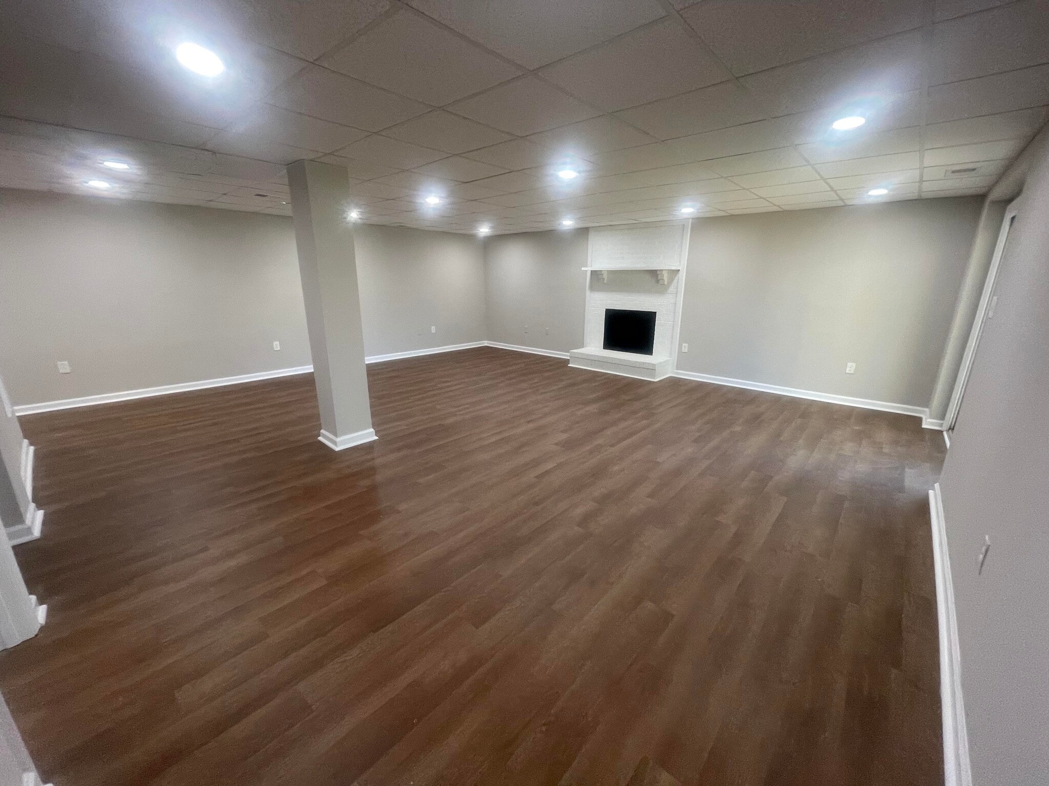 Building Photo - 221 Fallsway Ln