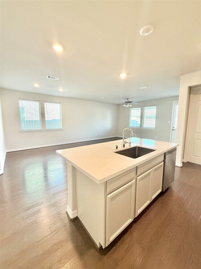 Building Photo - 15810 Tullich Knl Dr