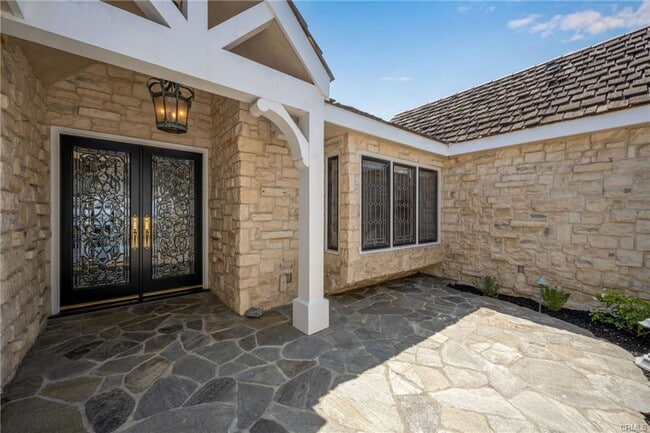 Building Photo - 1541 Dolphin Terrace